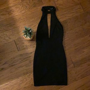 BLACK KEYHOLE OPEN BACK DRESS